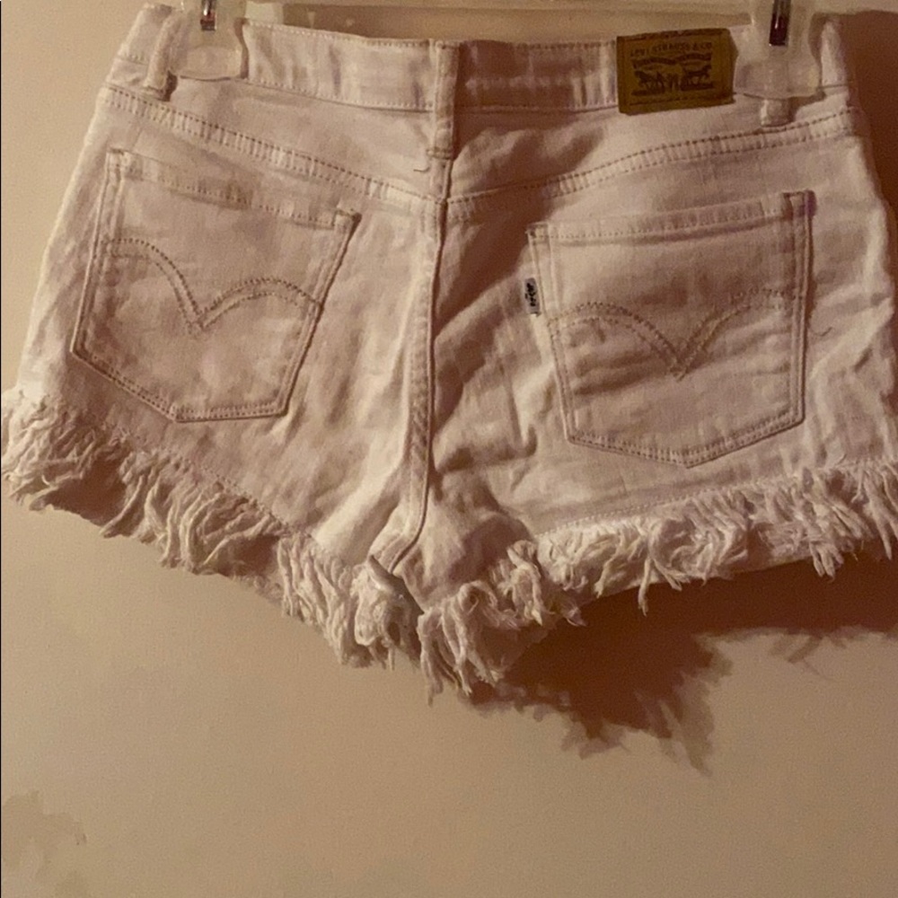 Levi’s shorts - Picture 2 of 2